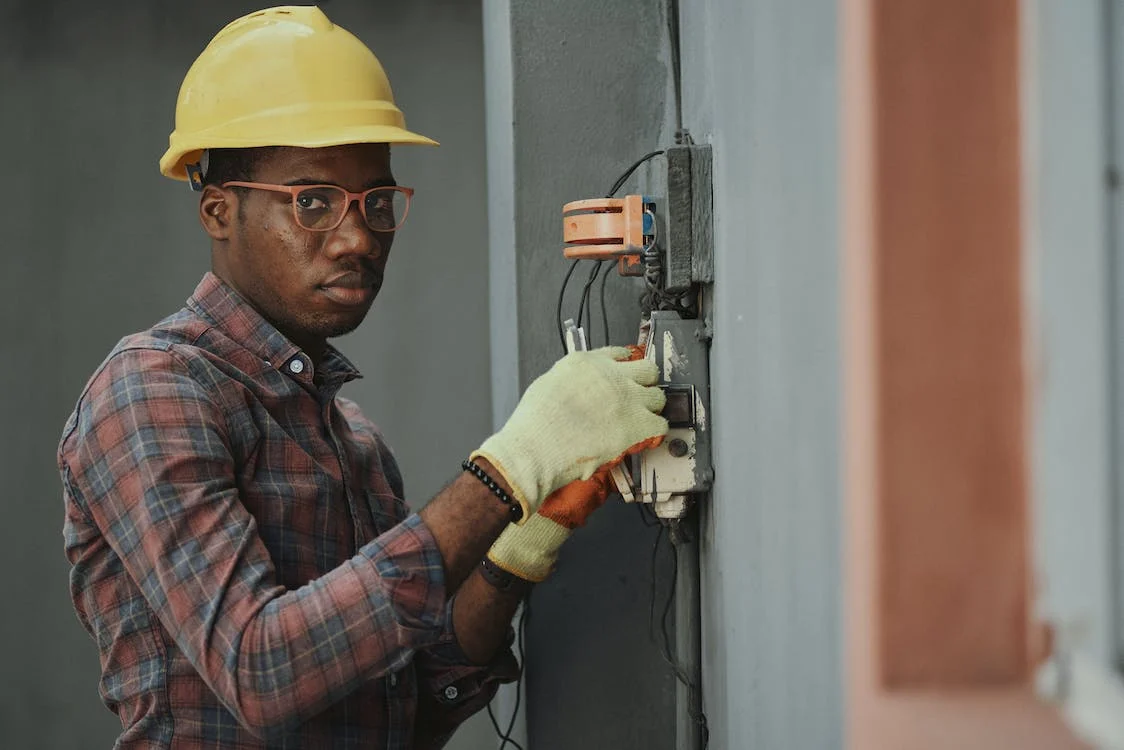 4 Essential Skills You Should Look for in an Electrician