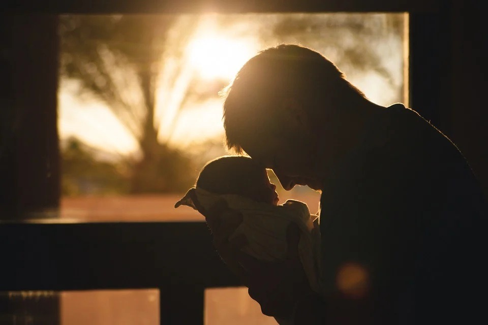 Father baby bond varies from culture to culture. 